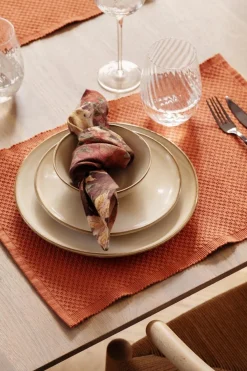 Kremmerhuset Dekkebrikke Claire 33x48cm oransje| Duker, Spisebrikker, Brikker Og Løpere